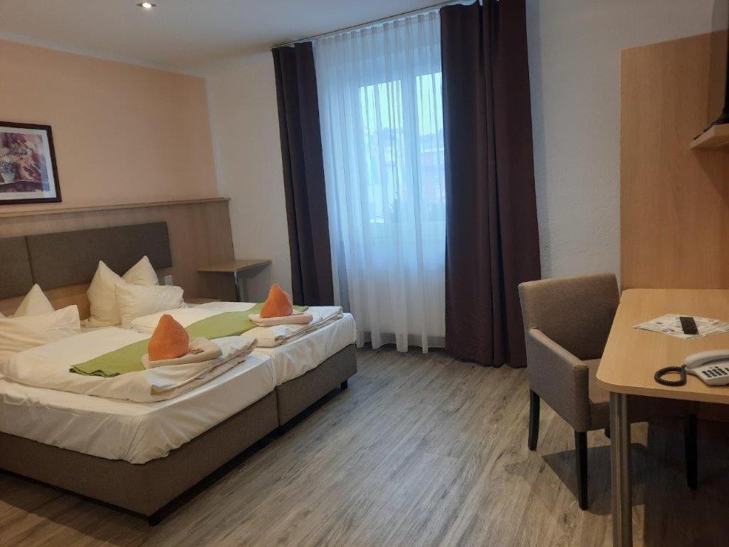 Rathausstuben Hotel Wackersdorf Luaran gambar