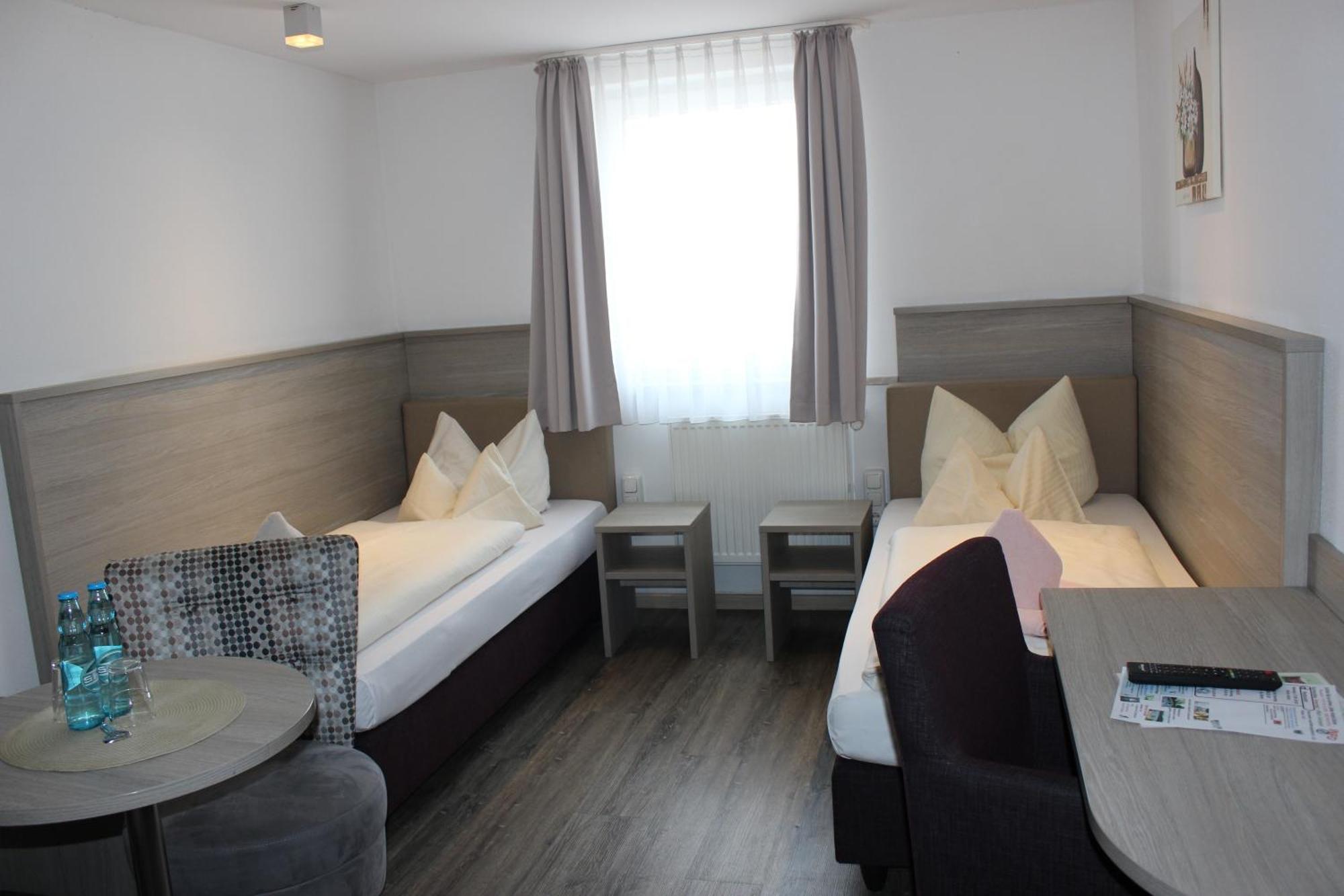 Rathausstuben Hotel Wackersdorf Luaran gambar